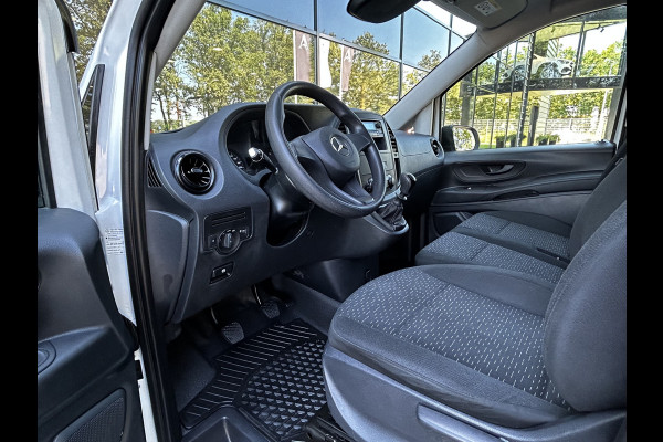 Mercedes-Benz Vito 110 CDI L2 Lang // Trekhaak // € 384,- p/mnd // Airco // 12 mnd Garantie // Bank // Radio // CV // Betimmering // Wieldoppen