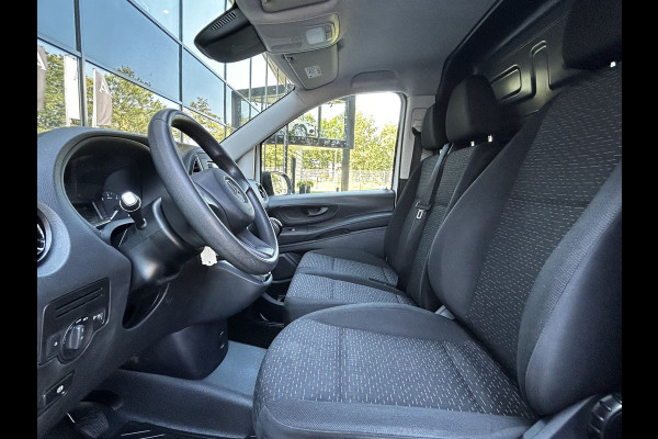 Mercedes-Benz Vito 110 CDI L2 Lang // Trekhaak // € 384,- p/mnd // Airco // 12 mnd Garantie // Bank // Radio // CV // Betimmering // Wieldoppen