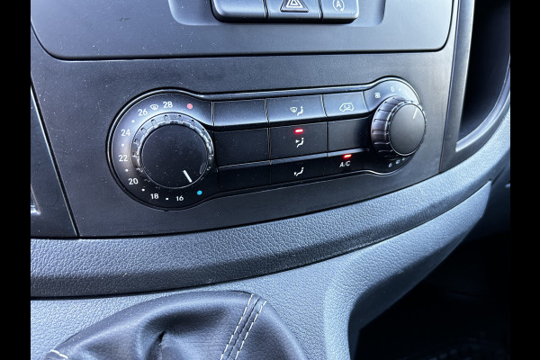 Mercedes-Benz Vito 110 CDI L2 Lang // Trekhaak // € 384,- p/mnd // Airco // 12 mnd Garantie // Bank // Radio // CV // Betimmering // Wieldoppen