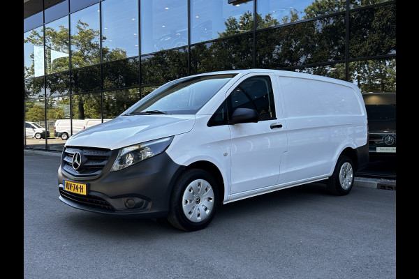 Mercedes-Benz Vito 110 CDI L2 Lang // Trekhaak // € 384,- p/mnd // Airco // 12 mnd Garantie // Bank // Radio // CV // Betimmering // Wieldoppen