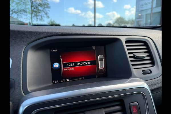 Volvo V60 2.0 T4 Business Sport R Design - Automaat - Navi - Trekhaak - Org.NL