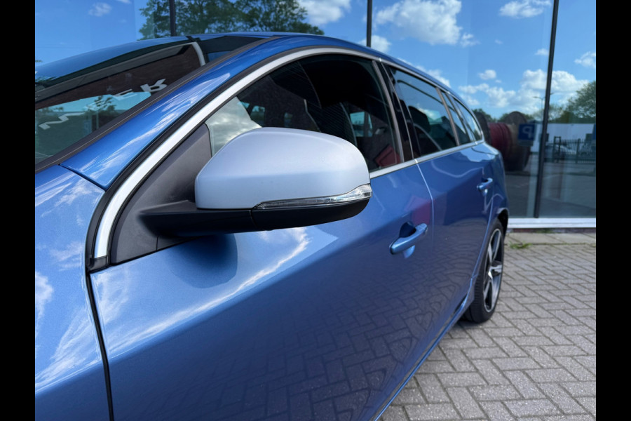 Volvo V60 2.0 T4 Business Sport R Design - Automaat - Navi - Trekhaak - Org.NL