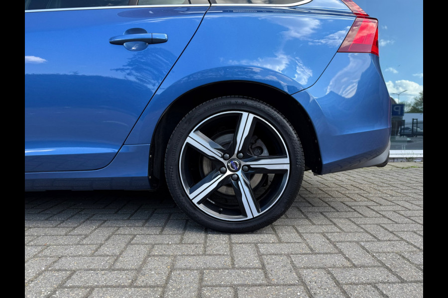 Volvo V60 2.0 T4 Business Sport R Design - Automaat - Navi - Trekhaak - Org.NL