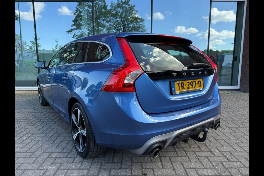 Volvo V60 2.0 T4 Business Sport R Design - Automaat - Navi - Trekhaak - Org.NL