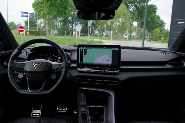 CUPRA Terramar 1.5 TSI e-Hybrid 272 PK VZ America s CUP, Leder, Panoramadak, Sennheiser Sound, Kuipstoelen, Martix-LED