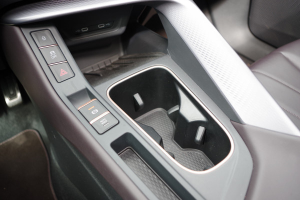CUPRA Terramar 1.5 TSI e-Hybrid 272 PK VZ America s CUP, Leder, Panoramadak, Sennheiser Sound, Kuipstoelen, Martix-LED