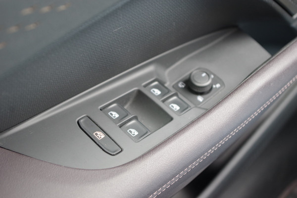 CUPRA Terramar 1.5 TSI e-Hybrid 272 PK VZ America s CUP, Leder, Panoramadak, Sennheiser Sound, Kuipstoelen, Martix-LED