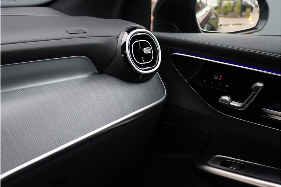 Mercedes-Benz GLC 400e 4MATIC AMG Line Aut9 | Distronic Pro | Memory | Trekhaak | Verwarmd Stuurwiel | Panoramadak | Nightpakket | Camera | Dodehoekassistent |