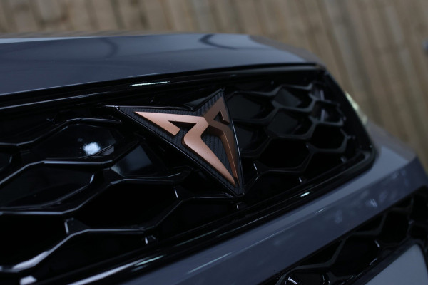 CUPRA Ateca 2.0 TSI 4DRIVE Limited Edition *Pano*Akra*Carbon*Kuipstoelen*360 Camera*Beats*