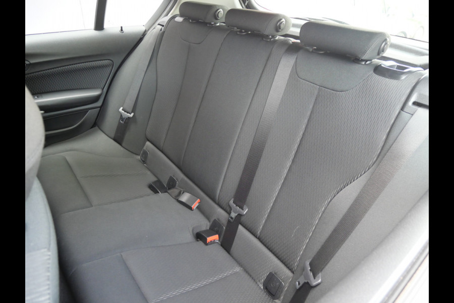 BMW 1-serie 116i EXECUTIVE | CRUISE | FULL-LED | NAVIGATIE | CLIMA | PDC V+A | ALL-SEASON!!