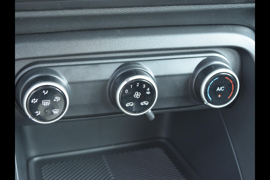 Citroën C3 1.2 Hybrid 110pk Plus CARPLAY | AIRCO | PARKEERSENSOREN |
