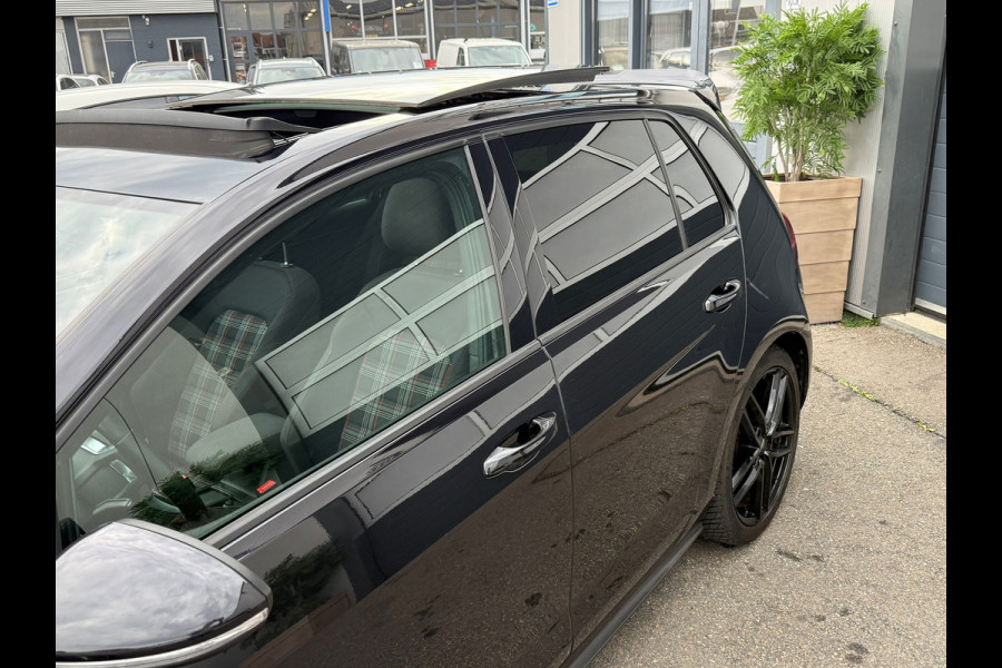 Volkswagen Golf 2.0 TSI GTI Performance / PANORAMA / VIRTUAL COCKPIT / CAMERA / INRUIL MOG.