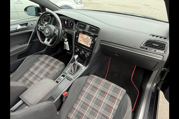 Volkswagen Golf 2.0 TSI GTI Performance / PANORAMA / VIRTUAL COCKPIT / CAMERA / INRUIL MOG.