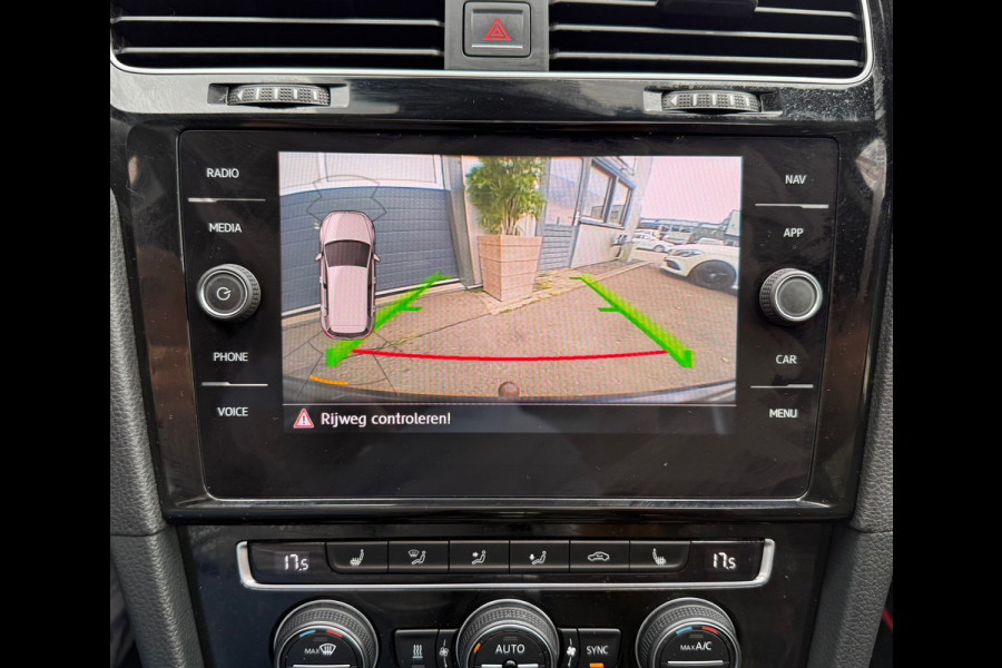 Volkswagen Golf 2.0 TSI GTI Performance / PANORAMA / VIRTUAL COCKPIT / CAMERA / INRUIL MOG.
