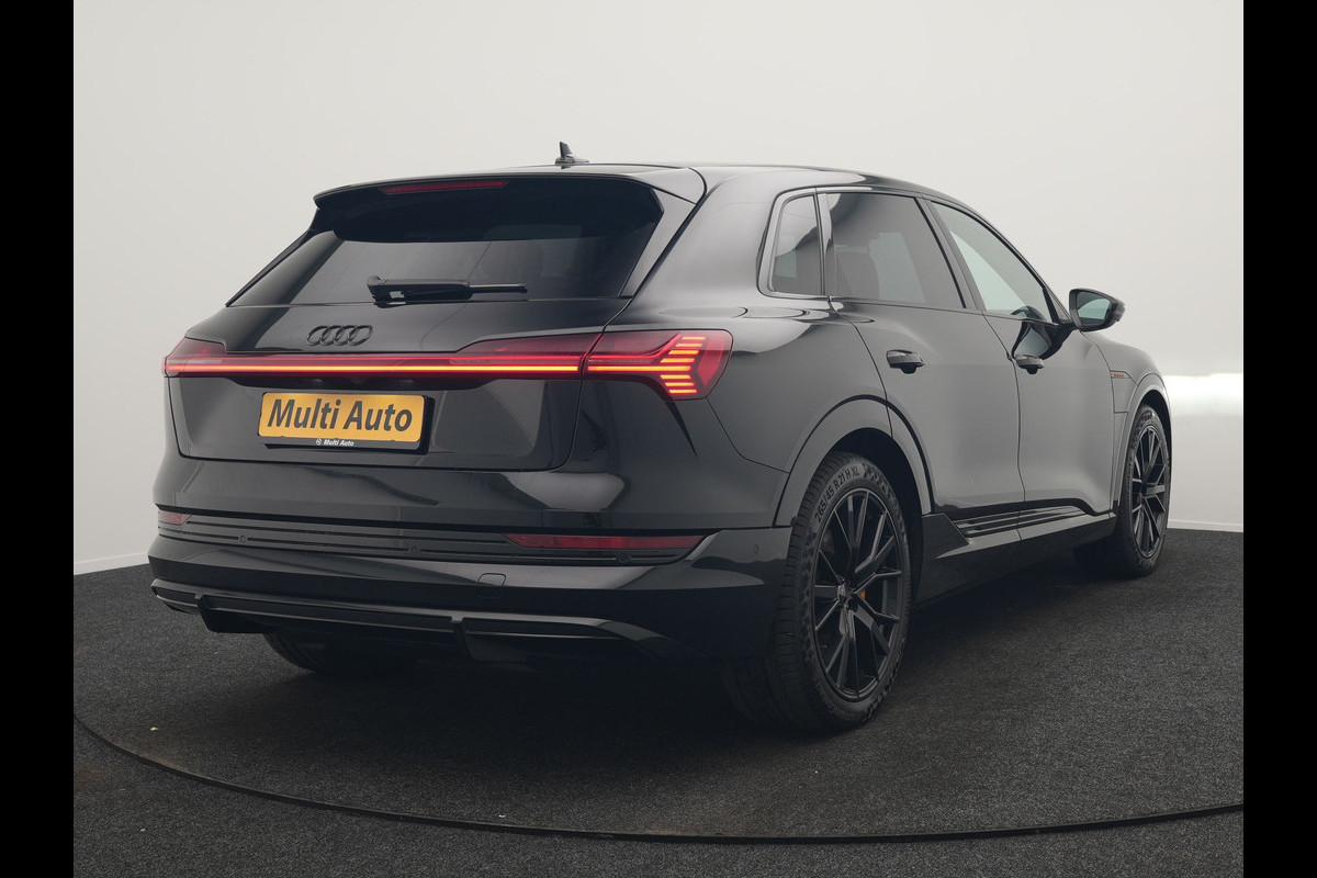 Audi e-tron 50 Quattro Black Edition 313pk Dealer O.H. | Luchtvering | Trekhaak | Camera | Head Up | Lederen Sportstoelen Memory & Verwarmd | Bang & Olufsen | Cruise Control | Keyless | Sfeerverlichting | Apple Carplay | Navigatie | DAB | 21''L.M |