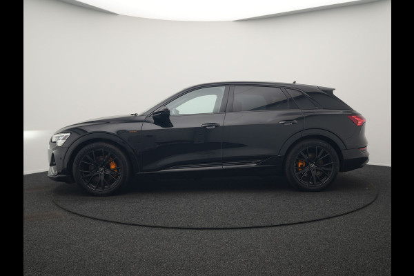 Audi e-tron 50 Quattro Black Edition 313pk Dealer O.H. | Luchtvering | Trekhaak | Camera | Head Up | Lederen Sportstoelen Memory & Verwarmd | Bang & Olufsen | Cruise Control | Keyless | Sfeerverlichting | Apple Carplay | Navigatie | DAB | 21''L.M |