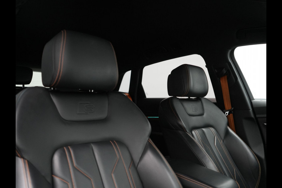 Audi e-tron 50 Quattro Black Edition 313pk Dealer O.H. | Luchtvering | Trekhaak | Camera | Head Up | Lederen Sportstoelen Memory & Verwarmd | Bang & Olufsen | Cruise Control | Keyless | Sfeerverlichting | Apple Carplay | Navigatie | DAB | 21''L.M |