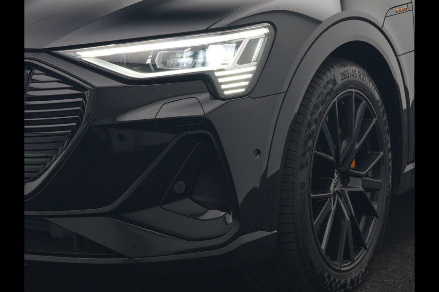 Audi e-tron 50 Quattro Black Edition 313pk Dealer O.H. | Luchtvering | Trekhaak | Camera | Head Up | Lederen Sportstoelen Memory & Verwarmd | Bang & Olufsen | Cruise Control | Keyless | Sfeerverlichting | Apple Carplay | Navigatie | DAB | 21''L.M |