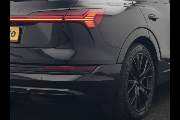 Audi e-tron 50 Quattro Black Edition 313pk Dealer O.H. | Luchtvering | Trekhaak | Camera | Head Up | Lederen Sportstoelen Memory & Verwarmd | Bang & Olufsen | Cruise Control | Keyless | Sfeerverlichting | Apple Carplay | Navigatie | DAB | 21''L.M |