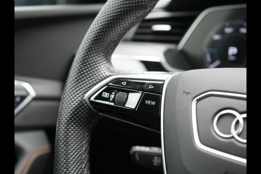 Audi e-tron 50 Quattro Black Edition 313pk Dealer O.H. | Luchtvering | Trekhaak | Camera | Head Up | Lederen Sportstoelen Memory & Verwarmd | Bang & Olufsen | Cruise Control | Keyless | Sfeerverlichting | Apple Carplay | Navigatie | DAB | 21''L.M |