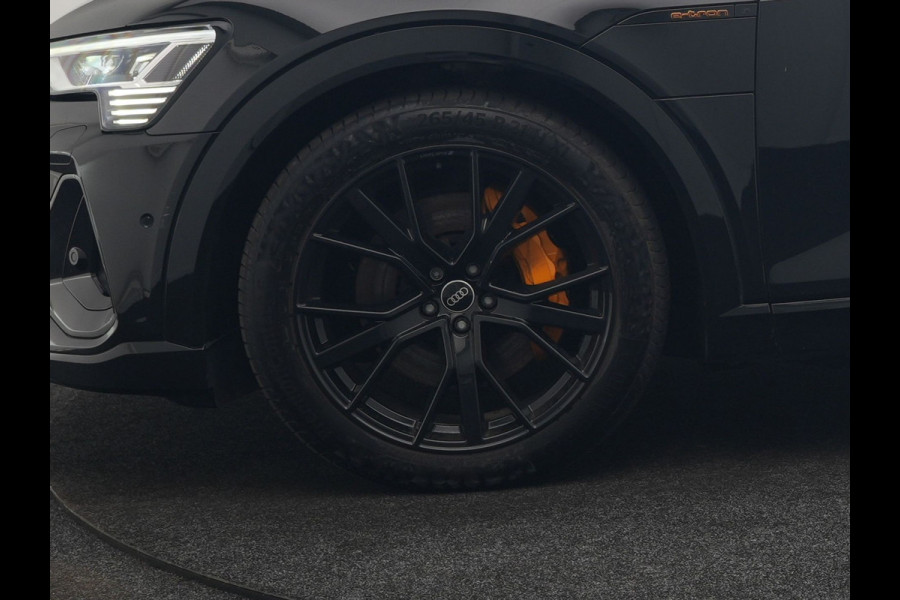Audi e-tron 50 Quattro Black Edition 313pk Dealer O.H. | Luchtvering | Trekhaak | Camera | Head Up | Lederen Sportstoelen Memory & Verwarmd | Bang & Olufsen | Cruise Control | Keyless | Sfeerverlichting | Apple Carplay | Navigatie | DAB | 21''L.M |