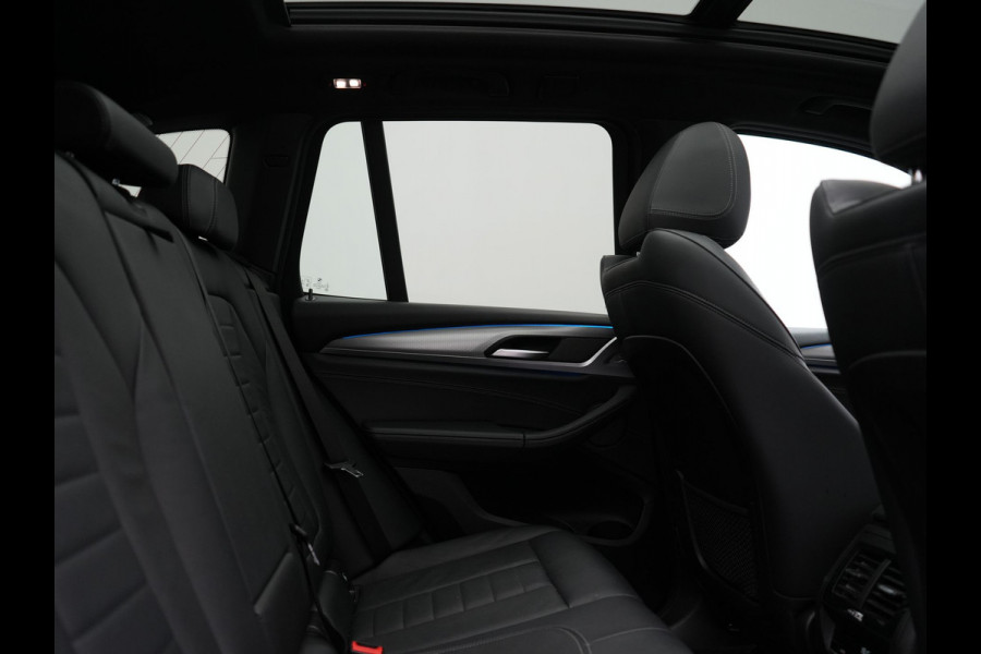 BMW X3 xDrive30e M Sport PHEV 293pk Dealer O.H. | Trekhaak Af Fabriek | Panodak | Head Up | Adaptive Cruise | 360 Camera | Harman & Kardon | Lederen Sportstoelen Memory & Verwarmd | Keyless | Blis | Stuur Verwarmd | 20"L.M | Apple Carplay  | Plug In Hybrid |
