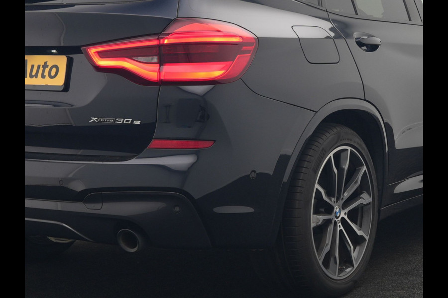 BMW X3 xDrive30e M Sport PHEV 293pk Dealer O.H. | Trekhaak Af Fabriek | Panodak | Head Up | Adaptive Cruise | 360 Camera | Harman & Kardon | Lederen Sportstoelen Memory & Verwarmd | Keyless | Blis | Stuur Verwarmd | 20"L.M | Apple Carplay  | Plug In Hybrid |