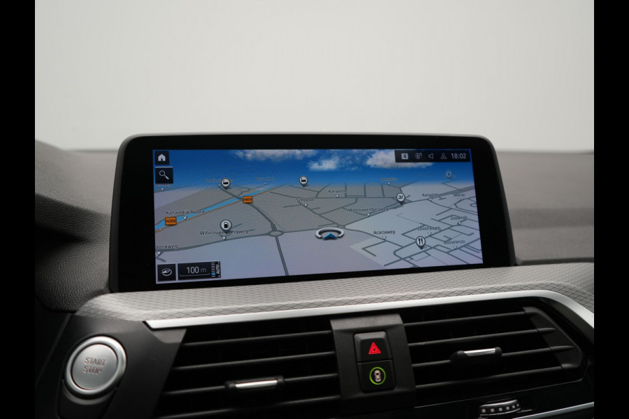 BMW X3 xDrive30e M Sport PHEV 293pk Dealer O.H. | Trekhaak Af Fabriek | Panodak | Head Up | Adaptive Cruise | 360 Camera | Harman & Kardon | Lederen Sportstoelen Memory & Verwarmd | Keyless | Blis | Stuur Verwarmd | 20"L.M | Apple Carplay  | Plug In Hybrid |