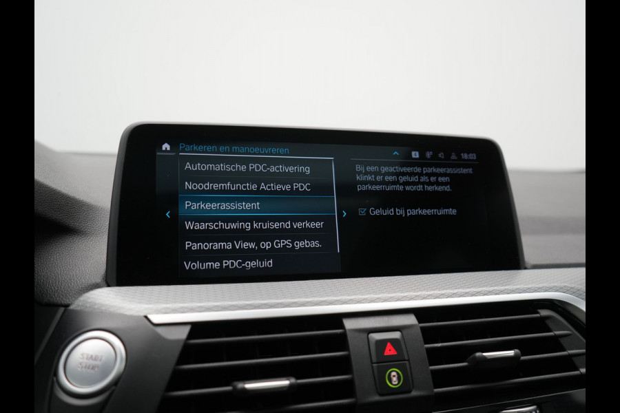BMW X3 xDrive30e M Sport PHEV 293pk Dealer O.H. | Trekhaak Af Fabriek | Panodak | Head Up | Adaptive Cruise | 360 Camera | Harman & Kardon | Lederen Sportstoelen Memory & Verwarmd | Keyless | Blis | Stuur Verwarmd | 20"L.M | Apple Carplay  | Plug In Hybrid |