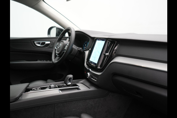 Volvo XC60 T6 AWD Plus Dark PHEV 350pk Dealer O.H. | Trekhaak Af Fabriek | Panodak | 360 Camera | Adaptive Cruise | Lederen Sportstoelen Memory & Verwarmd | 20'' L.M. | Keyless | Blis | Google Assistant | Apple Carplay | Stuur Verwarmd | DAB  | Plug In Hybrid |