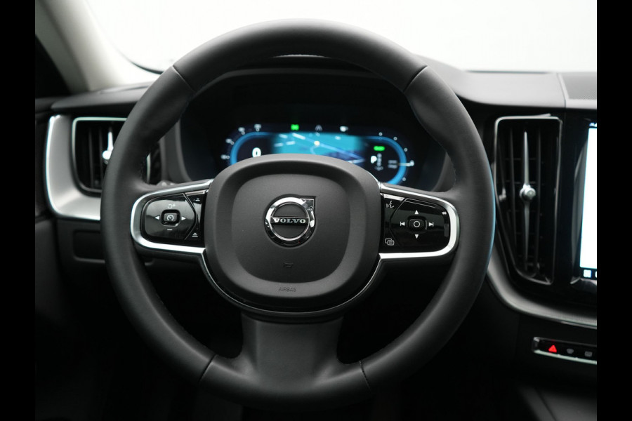 Volvo XC60 T6 AWD Plus Dark PHEV 350pk Dealer O.H. | Trekhaak Af Fabriek | Panodak | 360 Camera | Adaptive Cruise | Lederen Sportstoelen Memory & Verwarmd | 20'' L.M. | Keyless | Blis | Google Assistant | Apple Carplay | Stuur Verwarmd | DAB  | Plug In Hybrid |