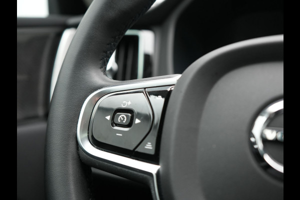 Volvo XC60 T6 AWD Plus Dark PHEV 350pk Dealer O.H. | Trekhaak Af Fabriek | Panodak | 360 Camera | Adaptive Cruise | Lederen Sportstoelen Memory & Verwarmd | 20'' L.M. | Keyless | Blis | Google Assistant | Apple Carplay | Stuur Verwarmd | DAB  | Plug In Hybrid |