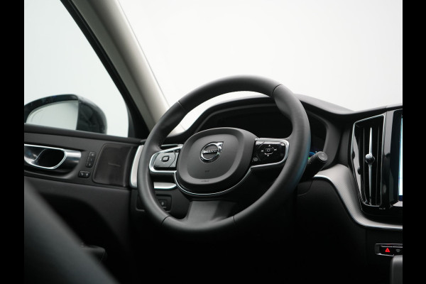 Volvo XC60 T6 AWD Plus Dark PHEV 350pk Dealer O.H. | Trekhaak Af Fabriek | Panodak | 360 Camera | Adaptive Cruise | Lederen Sportstoelen Memory & Verwarmd | 20'' L.M. | Keyless | Blis | Google Assistant | Apple Carplay | Stuur Verwarmd | DAB  | Plug In Hybrid |