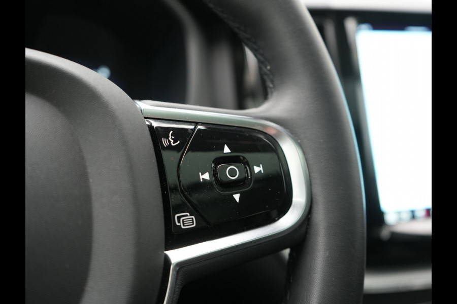 Volvo XC60 T6 AWD Plus Dark PHEV 350pk Dealer O.H. | Trekhaak Af Fabriek | Panodak | 360 Camera | Adaptive Cruise | Lederen Sportstoelen Memory & Verwarmd | 20'' L.M. | Keyless | Blis | Google Assistant | Apple Carplay | Stuur Verwarmd | DAB  | Plug In Hybrid |