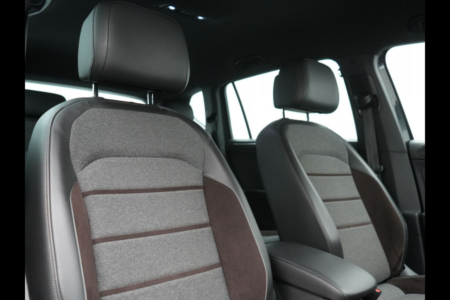 Seat Tarraco 1.4 TSI e-Hybrid Xcellence PHEV 245pk Dealer O.H. | Trekhaak Af Fabriek | Adaptive Cruise | Camera | Alcantara Sportstoelen Verwarmd | Apple Carplay | Keyless | Blis | Stuur Verwarmd | Navigatie | DAB | Plug In Hybrid |