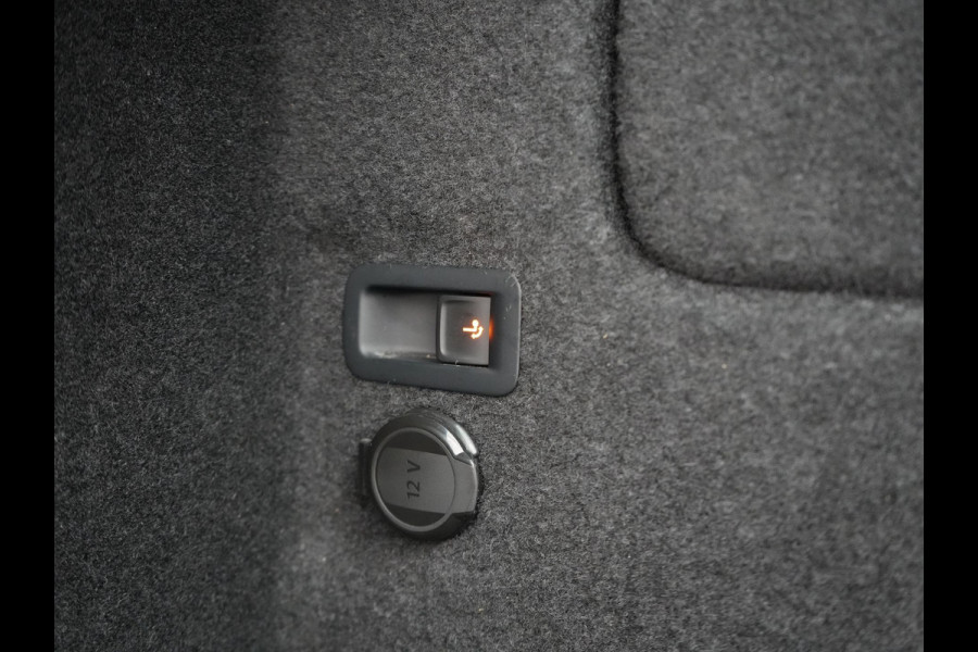 Seat Tarraco 1.4 TSI e-Hybrid Xcellence PHEV 245pk Dealer O.H. | Trekhaak Af Fabriek | Adaptive Cruise | Camera | Alcantara Sportstoelen Verwarmd | Apple Carplay | Keyless | Blis | Stuur Verwarmd | Navigatie | DAB | Plug In Hybrid |