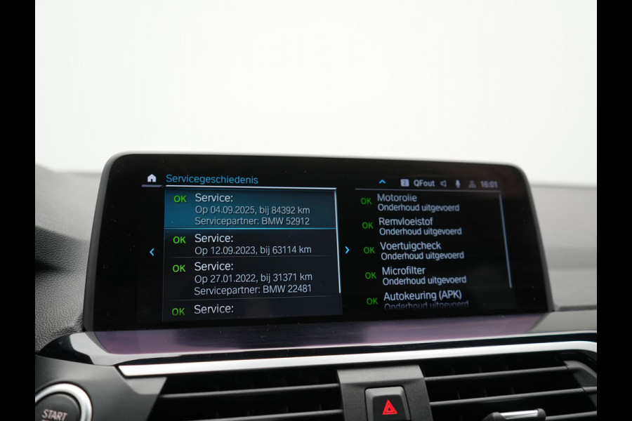 BMW X3 xDrive30e M Sport PHEV 293pk Dealer O.H. | Trekhaak Af Fabriek | Head Up | Cruise Control | Camera | Sportstoelen Verwarmd | Harman & Kardon | Keyless | Blis | Apple Carplay | Sfeerverlichting | 20''L.M. | Navigatie | DAB | Plug In Hybrid |