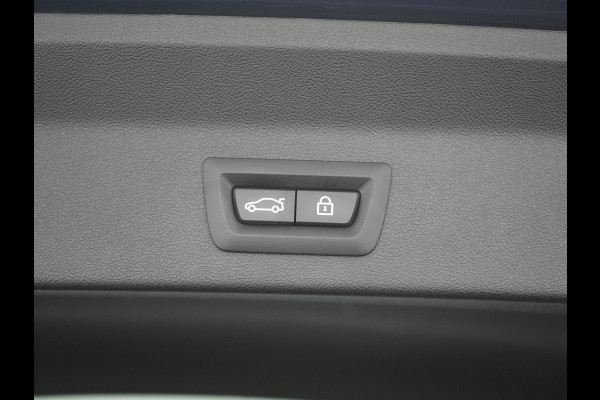 BMW X3 xDrive30e M Sport PHEV 293pk Dealer O.H. | Trekhaak Af Fabriek | Head Up | Cruise Control | Camera | Sportstoelen Verwarmd | Harman & Kardon | Keyless | Blis | Apple Carplay | Sfeerverlichting | 20''L.M. | Navigatie | DAB | Plug In Hybrid |