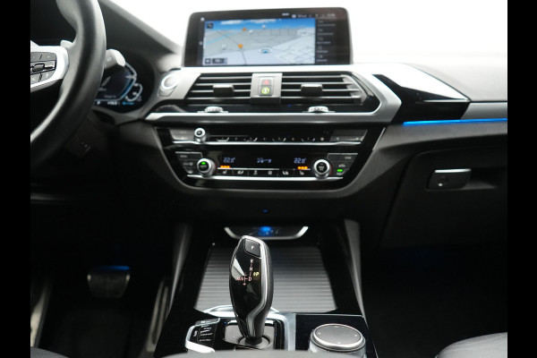 BMW X3 xDrive30e M Sport PHEV 293pk Dealer O.H. | Trekhaak Af Fabriek | Head Up | Cruise Control | Camera | Sportstoelen Verwarmd | Harman & Kardon | Keyless | Blis | Apple Carplay | Sfeerverlichting | 20''L.M. | Navigatie | DAB | Plug In Hybrid |