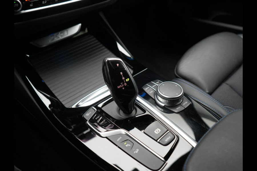 BMW X3 xDrive30e M Sport PHEV 293pk Dealer O.H. | Trekhaak Af Fabriek | Head Up | Cruise Control | Camera | Sportstoelen Verwarmd | Harman & Kardon | Keyless | Blis | Apple Carplay | Sfeerverlichting | 20''L.M. | Navigatie | DAB | Plug In Hybrid |