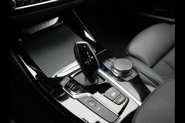 BMW X3 xDrive30e M Sport PHEV 293pk Dealer O.H. | Trekhaak Af Fabriek | Head Up | Cruise Control | Camera | Sportstoelen Verwarmd | Harman & Kardon | Keyless | Blis | Apple Carplay | Sfeerverlichting | 20''L.M. | Navigatie | DAB | Plug In Hybrid |