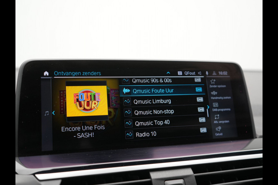 BMW X3 xDrive30e M Sport PHEV 293pk Dealer O.H. | Trekhaak Af Fabriek | Head Up | Cruise Control | Camera | Sportstoelen Verwarmd | Harman & Kardon | Keyless | Blis | Apple Carplay | Sfeerverlichting | 20''L.M. | Navigatie | DAB | Plug In Hybrid |