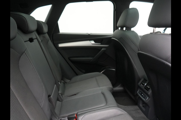 Audi Q5 50 TFSI e S Line PHEV 300pk Dealer O.H. | Trekhaak Af Fabriek | Panodak | 360 Camera | Adaptive Cruise | Sportstoelen Memory & Verwarmd | Park Assist | Navigatie | DAB | Standkachel | Plug In Hybrid |
