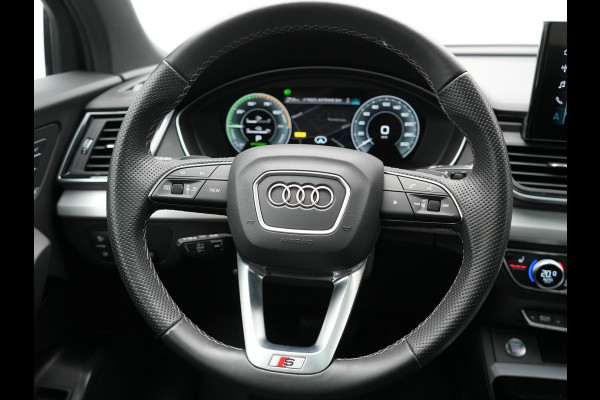 Audi Q5 50 TFSI e S Line PHEV 300pk Dealer O.H. | Trekhaak Af Fabriek | Panodak | 360 Camera | Adaptive Cruise | Sportstoelen Memory & Verwarmd | Park Assist | Navigatie | DAB | Standkachel | Plug In Hybrid |