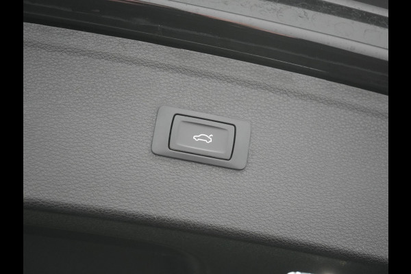 Audi Q5 50 TFSI e S Line PHEV 300pk Dealer O.H. | Trekhaak Af Fabriek | Panodak | 360 Camera | Adaptive Cruise | Sportstoelen Memory & Verwarmd | Park Assist | Navigatie | DAB | Standkachel | Plug In Hybrid |