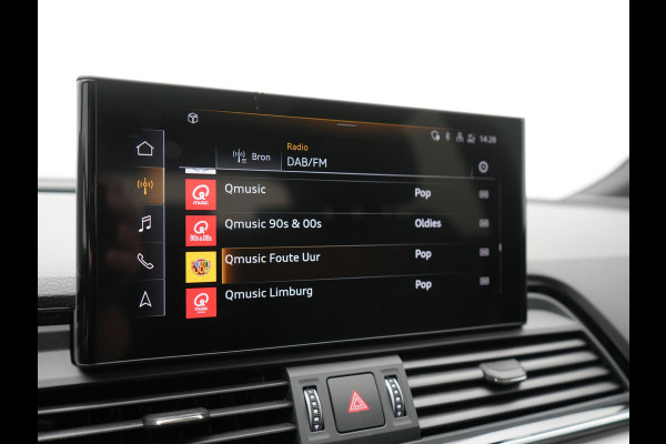 Audi Q5 50 TFSI e S Line PHEV 300pk Dealer O.H. | Trekhaak Af Fabriek | Panodak | 360 Camera | Adaptive Cruise | Sportstoelen Memory & Verwarmd | Park Assist | Navigatie | DAB | Standkachel | Plug In Hybrid |