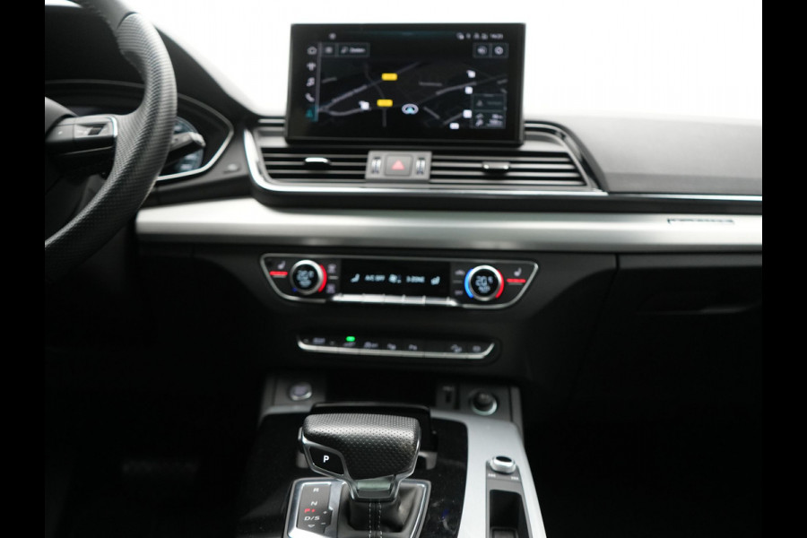 Audi Q5 50 TFSI e S Line PHEV 300pk Dealer O.H. | Trekhaak Af Fabriek | Panodak | 360 Camera | Adaptive Cruise | Sportstoelen Memory & Verwarmd | Park Assist | Navigatie | DAB | Standkachel | Plug In Hybrid |