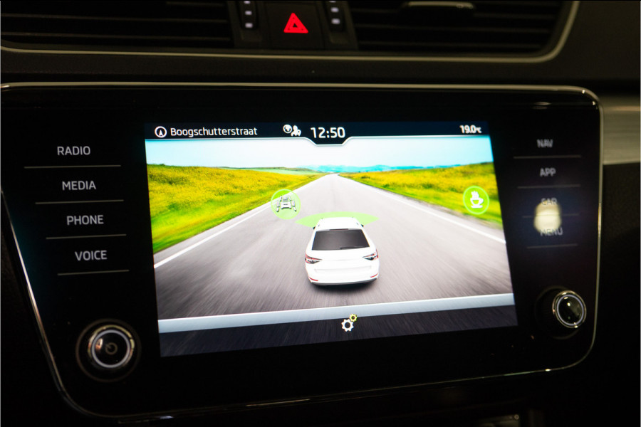 Škoda Superb Combi 1.5 TSI ACT Business Edition 150PK | NL AUTO+NAP | 1e Eigenaar | Carplay | Trekhaak | Garantie