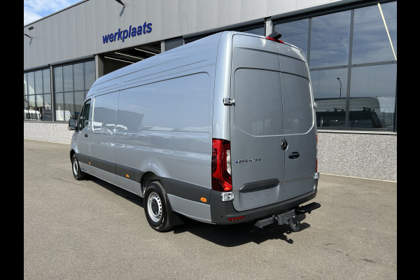 Mercedes-Benz eSprinter 320 L3 Select 81kWh / Snel laden 115kw / Trekhaak / Distronic / MBUX / Smartphone-intergratie / 270 Graden achterdeuren