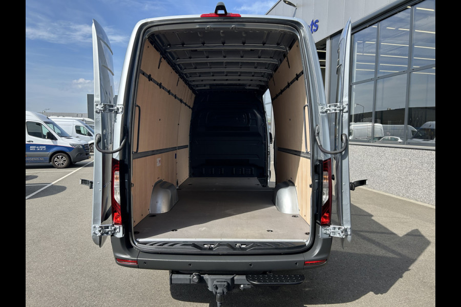 Mercedes-Benz eSprinter 320 L3 Select 81kWh / Snel laden 115kw / Trekhaak / Distronic / MBUX / Smartphone-intergratie / 270 Graden achterdeuren